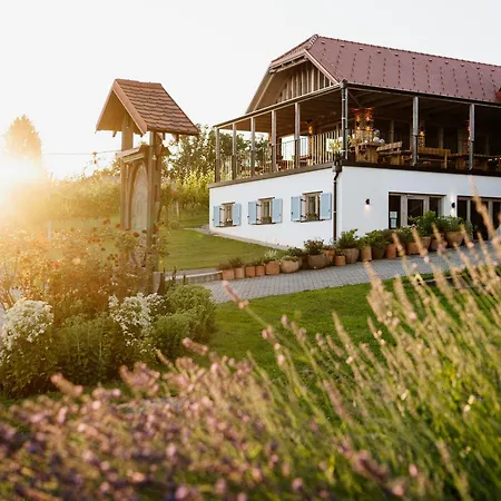 Bed & Breakfast Puhan Wine Estate & Boutique 3*